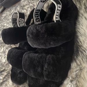 Woman’s UGG Oh Yeah slippers